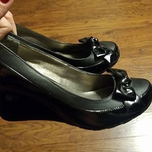 reaction Kenneth Cole 7.5 wedge heel